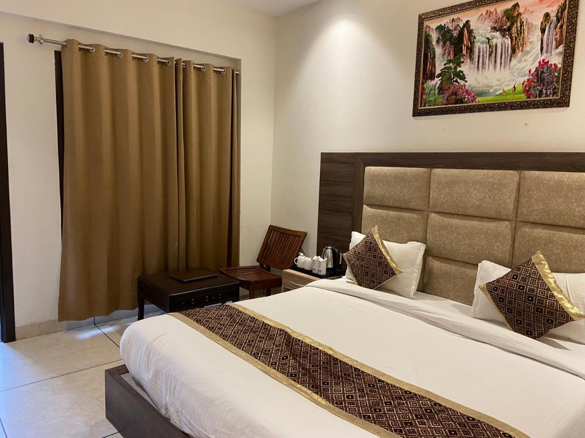 Hotel Exotic - 5 Min Walk From Golden Temple Amritsar Zewnętrze zdjęcie